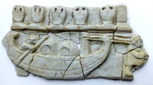 PM22 - ARCHEOPUZZLE : BAS-RELIEF NAVIRE DE HALAGE SUR LA DURANCE